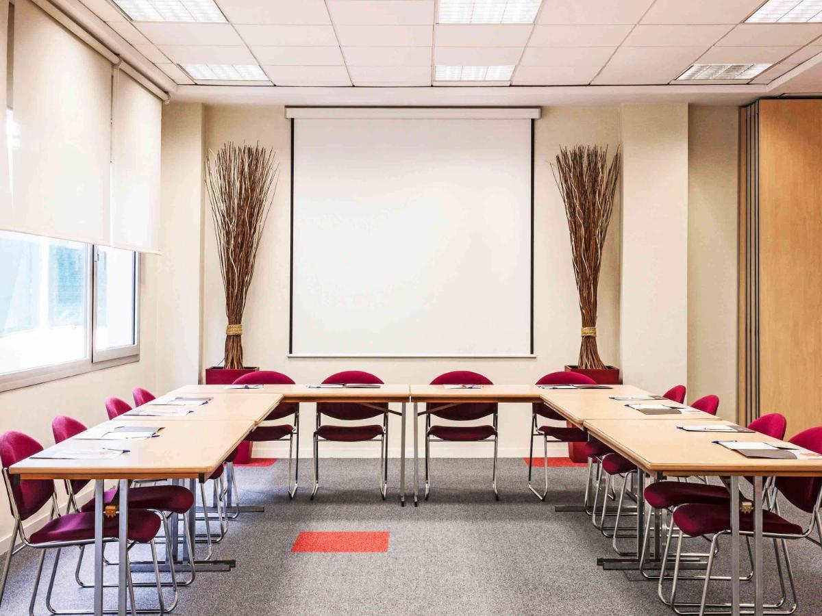 Ibis Barcelona Molins De Rei Hotel Kültér fotó