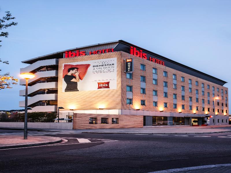 Ibis Barcelona Molins De Rei Hotel Kültér fotó