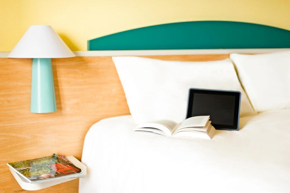 Ibis Barcelona Molins De Rei Hotel Kültér fotó