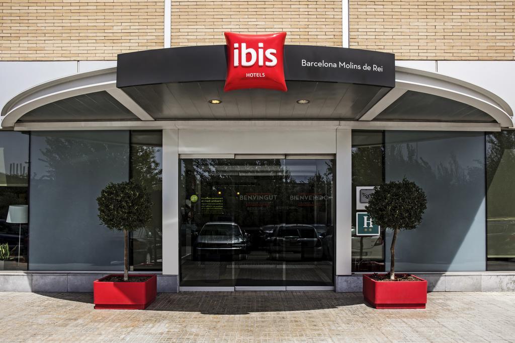 Ibis Barcelona Molins De Rei Hotel Kültér fotó