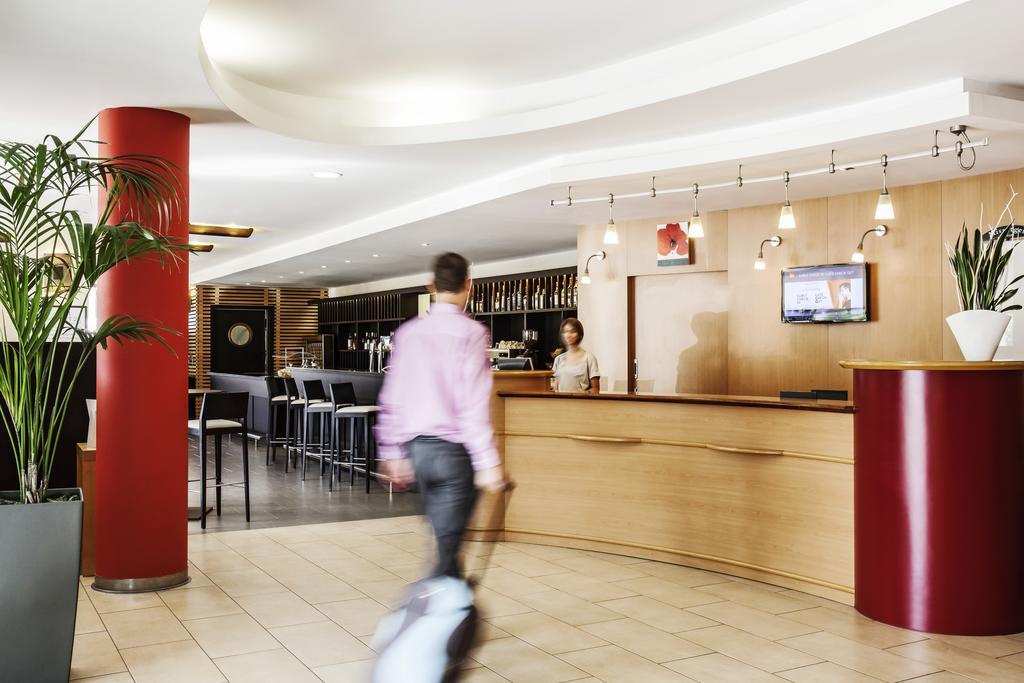 Ibis Barcelona Molins De Rei Hotel Kültér fotó