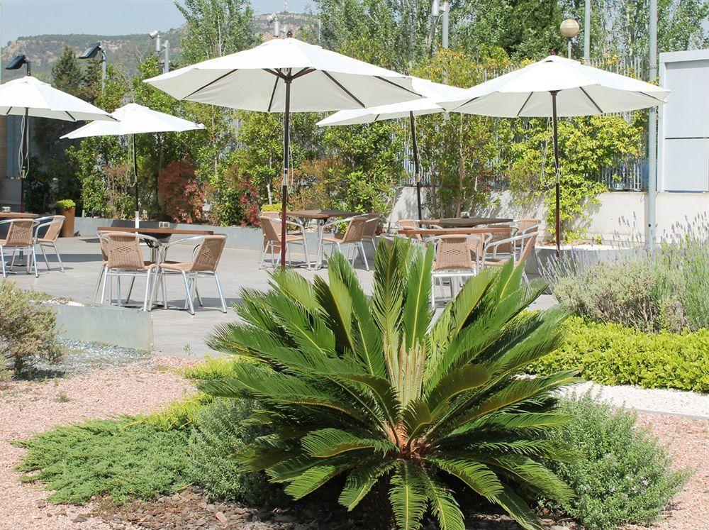 Ibis Barcelona Molins De Rei Hotel Kültér fotó