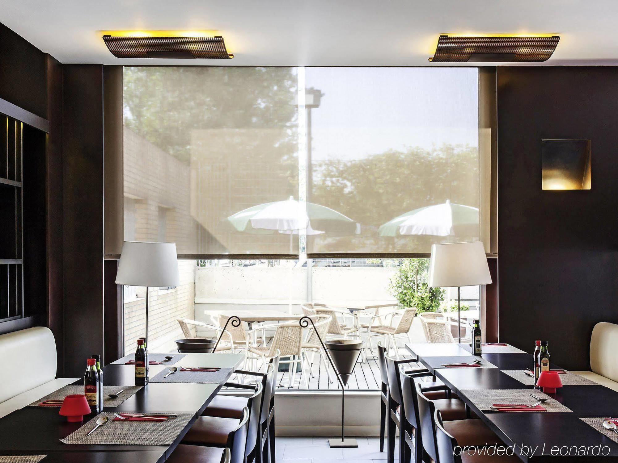 Ibis Barcelona Molins De Rei Hotel Kültér fotó