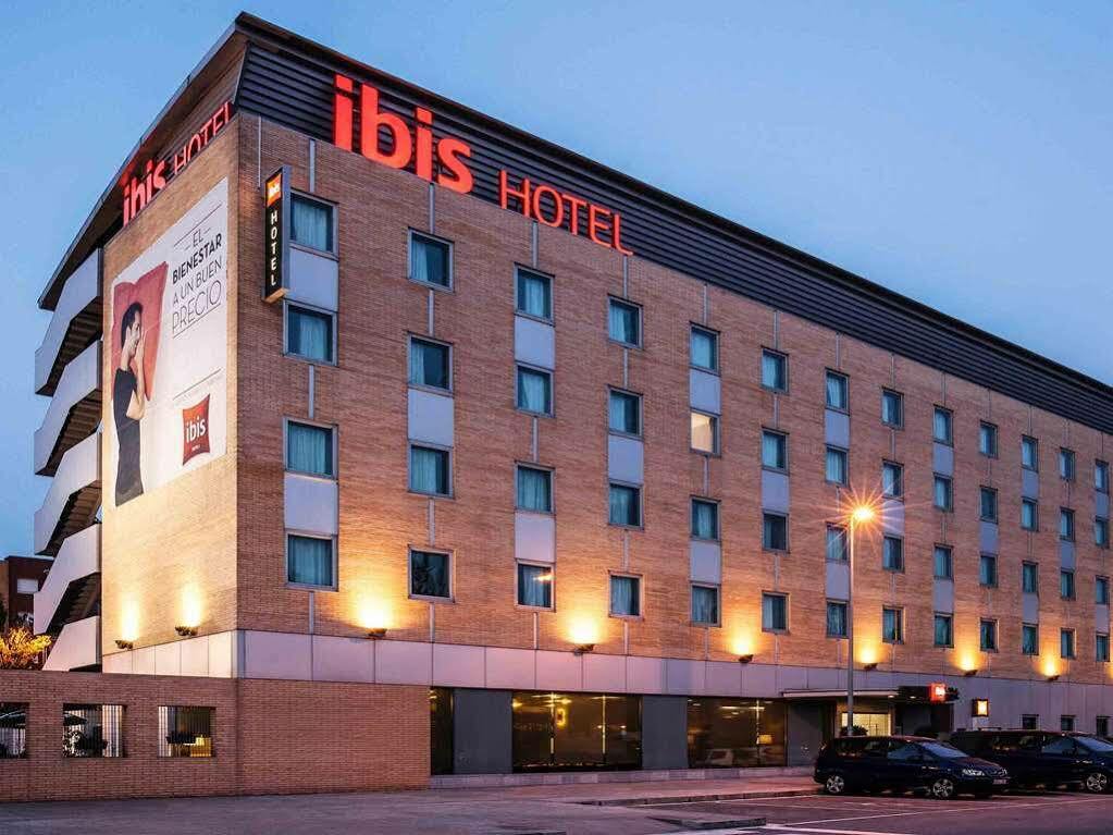 Ibis Barcelona Molins De Rei Hotel Kültér fotó