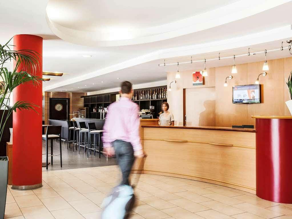 Ibis Barcelona Molins De Rei Hotel Kültér fotó